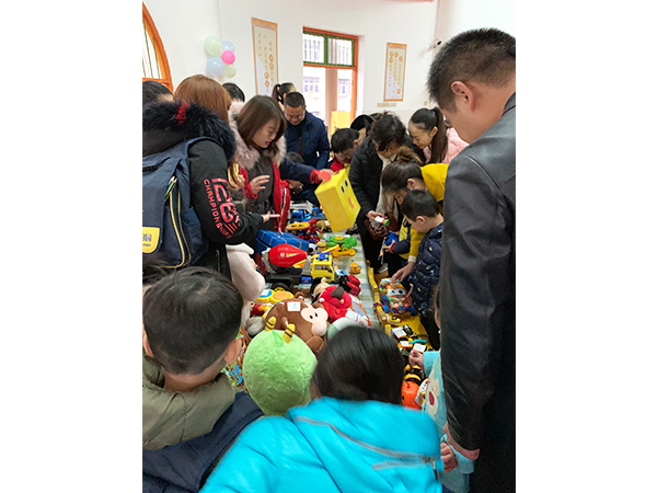 爱心义卖16 爱心义卖16
