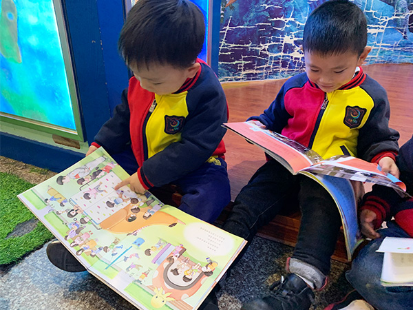 走近新华书店10