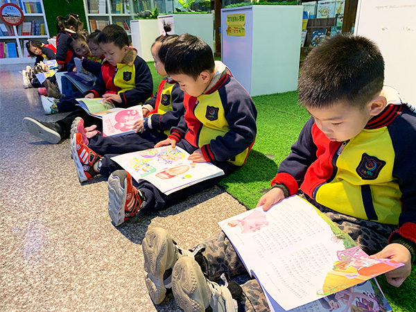 走近新华书店9